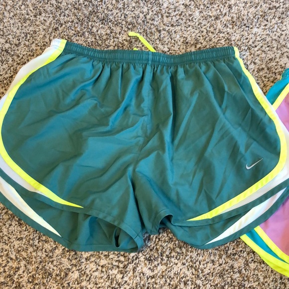 2 pack Nike shorts - Picture 2 of 3